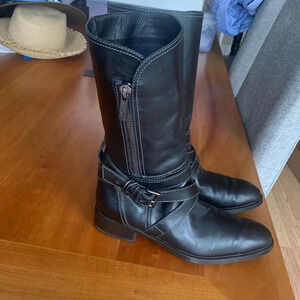 EUC TOD’S women’s black moto style leather side zip boots size 8.5
